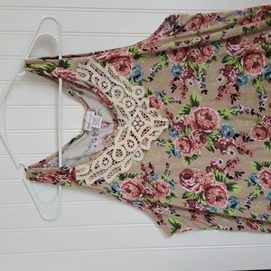 Wet Seal 1X Floral Lace Front Tank Top